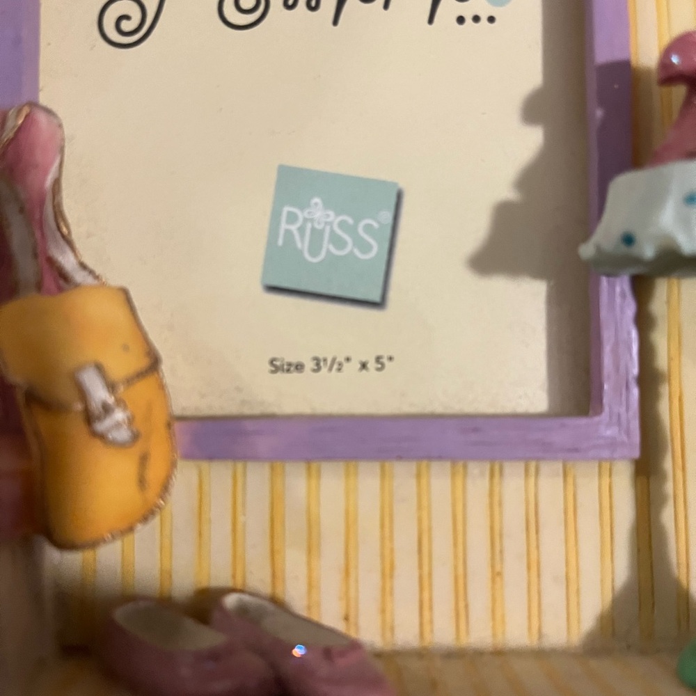 EXCELLENT CONDITION RUSS NOVELTY FRAME FOR GIRLS - Picture 2 of 5